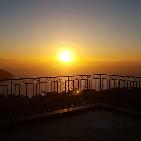 Oliva לינה וארוחת בוקר