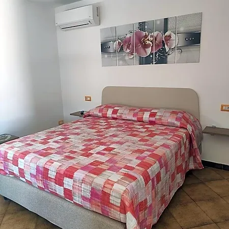 לינה וארוחת בוקר Oliva 4*
